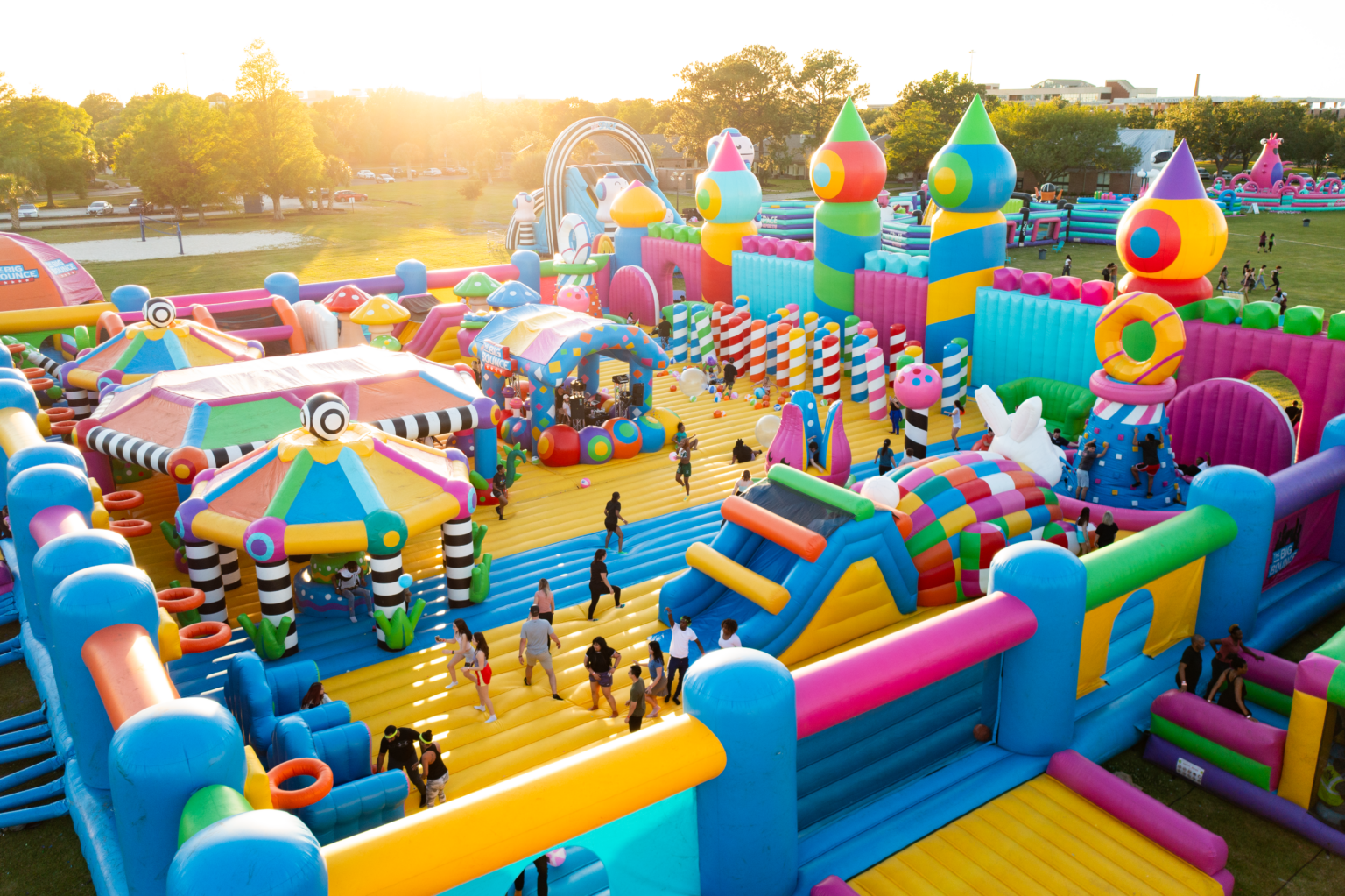 Big Bounce America Brings World S Biggest Bounce House To Rochester