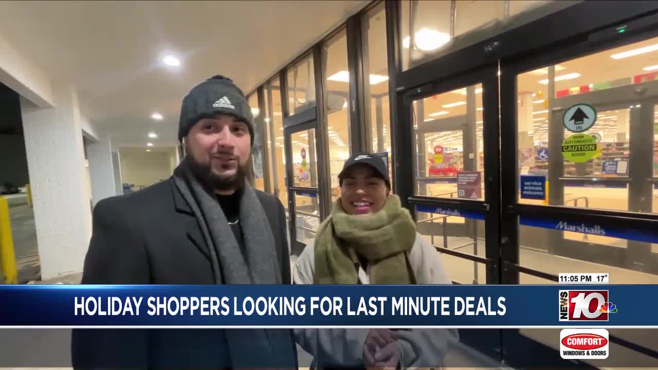 Holiday shopping countdown: Pittsford shoppers hunt for deals